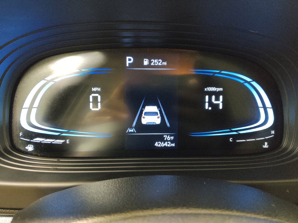 Used 2025 Hyundai Venue Limited FWD image 23
