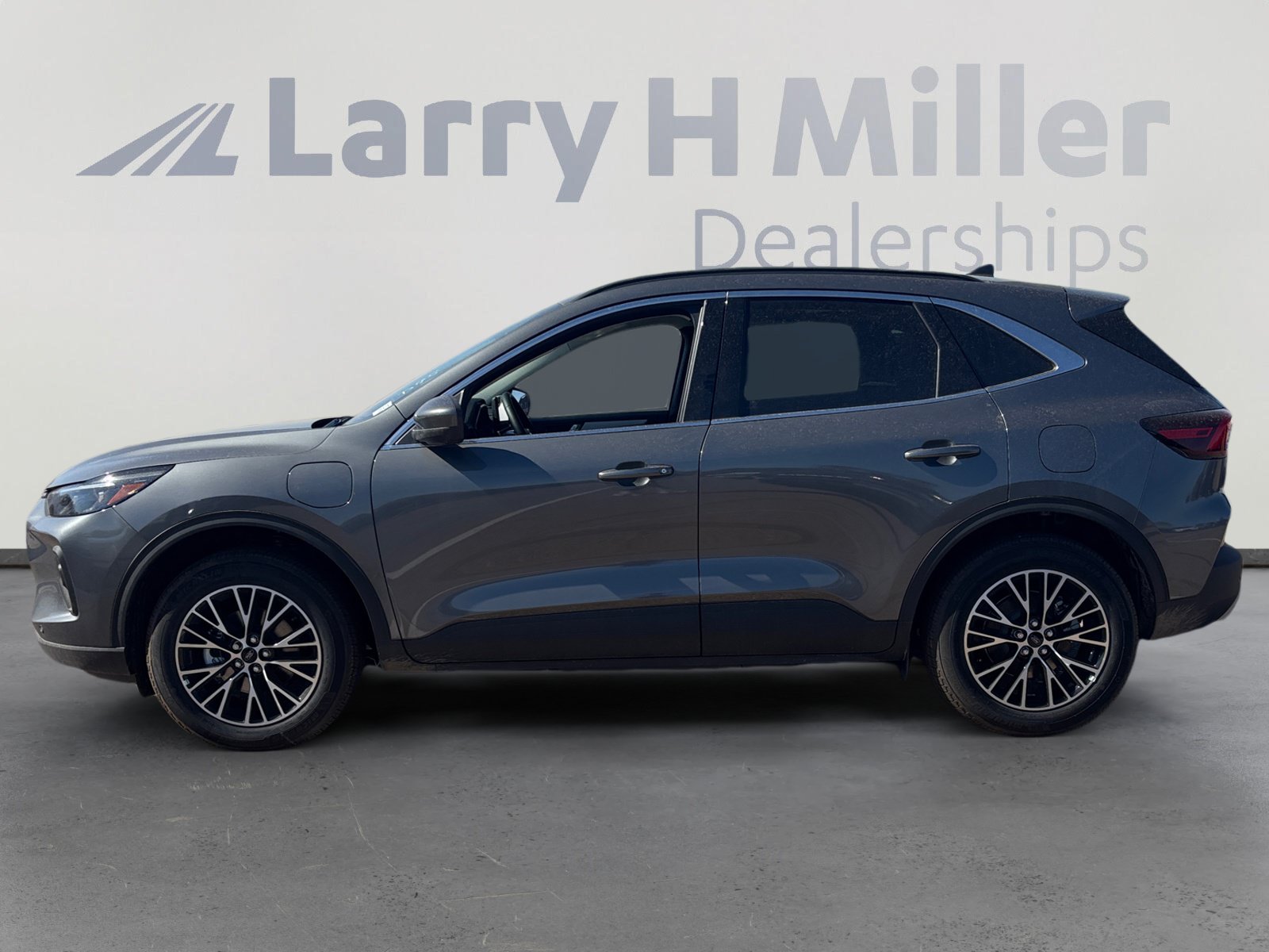 New 2025 Ford Escape SE w/ PHEV Premium Package FWD image 2