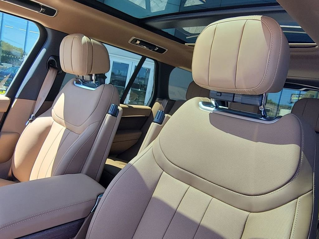 New 2026 Land Rover Range Rover SE image 26