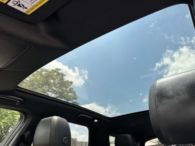 Used 2020 Land Rover Discovery Sport SE AWD/4WD image 19
