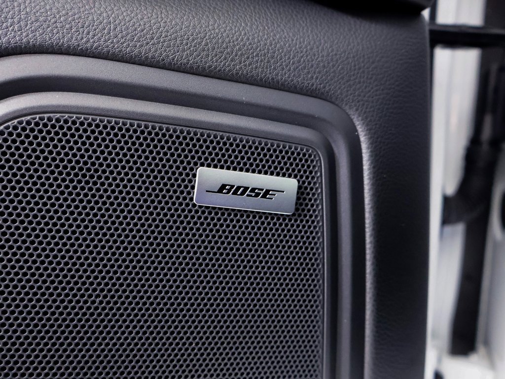 Certified 2024 Porsche Macan w/ Premium Plus Package image 18