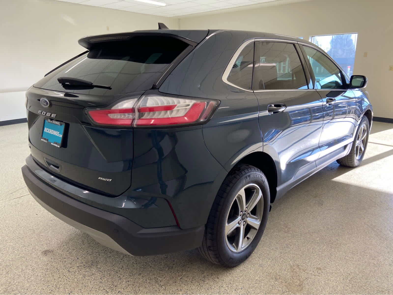 Used 2024 Ford Edge SEL w/ Convenience Package image 8