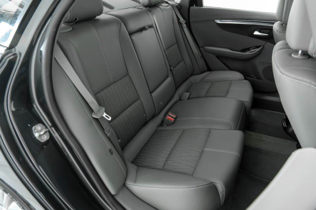 Used 2014 Chevrolet Impala LT w/ Convenience Package image 33