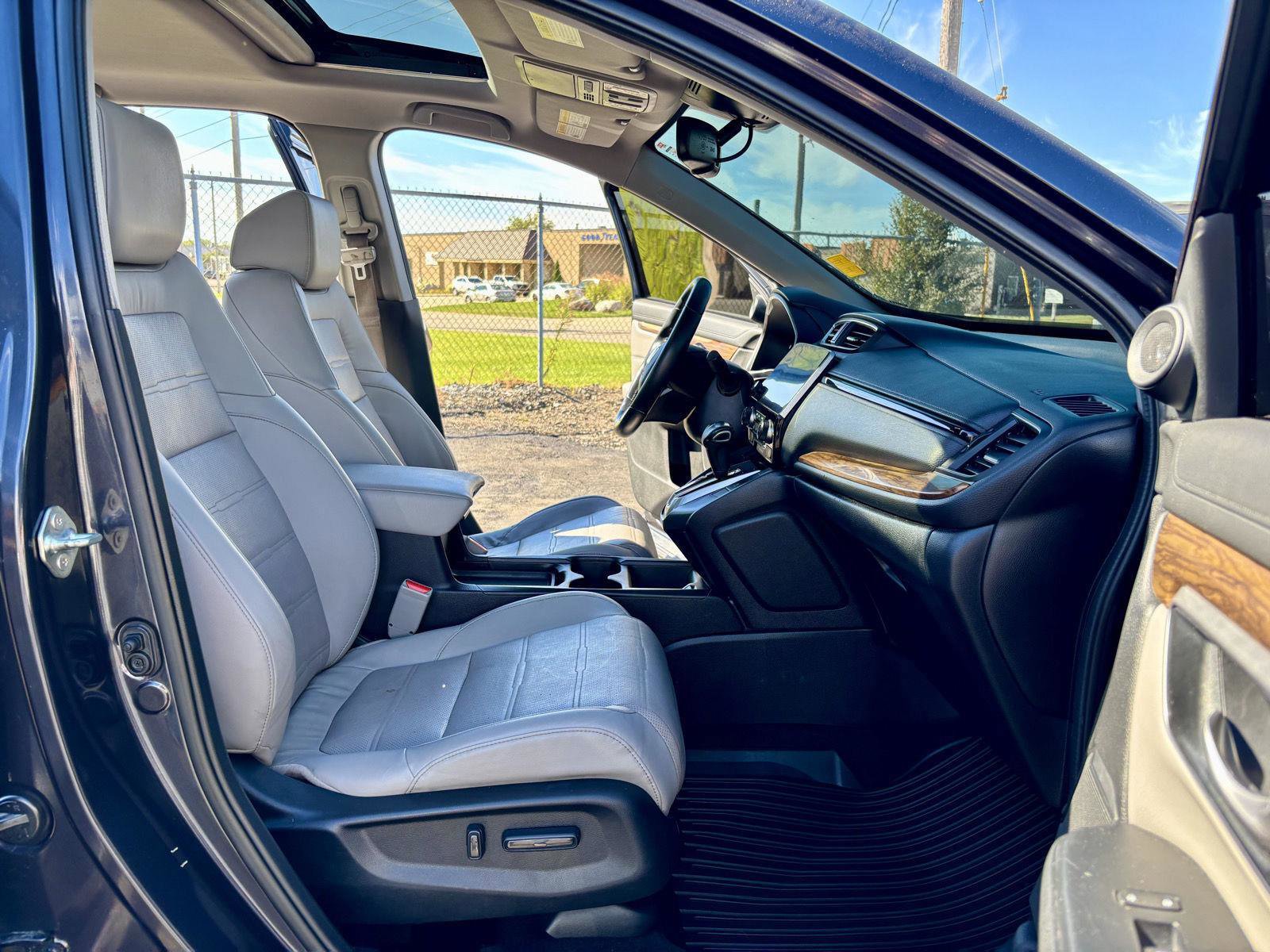 Used 2019 Honda CR-V Touring image 7