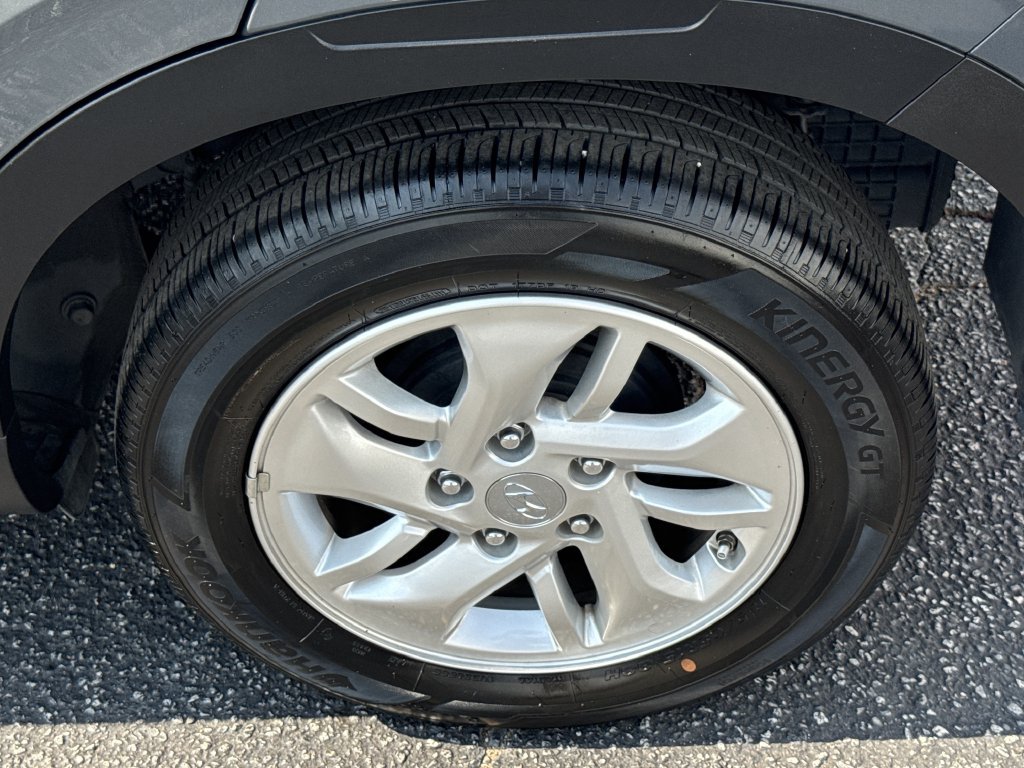 Used 2025 Hyundai Venue SE FWD image 19
