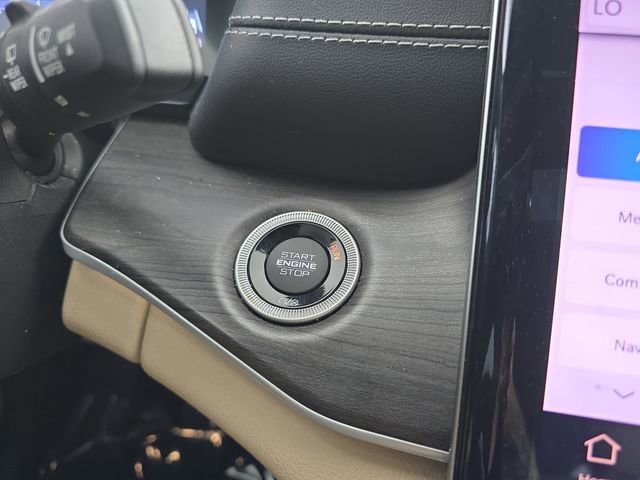 Used 2023 Jeep Grand Cherokee Limited w/ Trailer Tow Prep Group (B) image 35