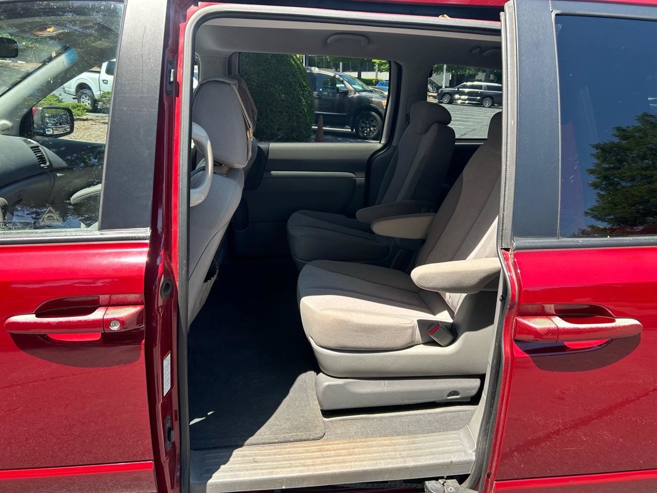 Used 2009 Kia Sedona LX w/ PWR Pkg FWD image 14