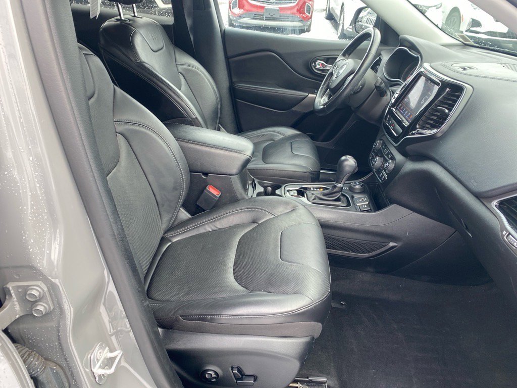 Used 2020 Jeep Cherokee Limited image 25