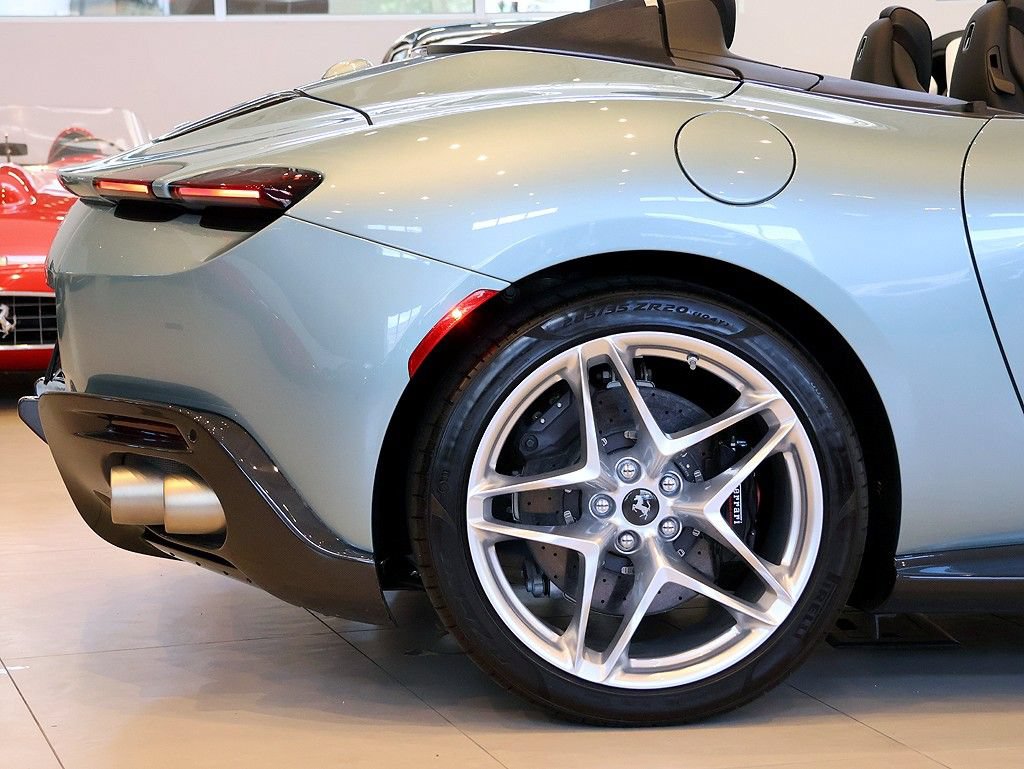 Certified 2024 Ferrari Roma Spider RWD image 97