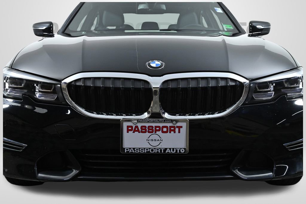 Used 2019 BMW 330i xDrive Sedan w/ Driving Assistance Package image 2