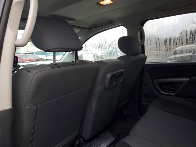Used 2015 Nissan Titan S image 10