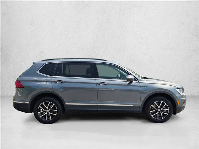 Used 2021 Volkswagen Tiguan SE w/ Panoramic Sunroof Package AWD/4WD image 4