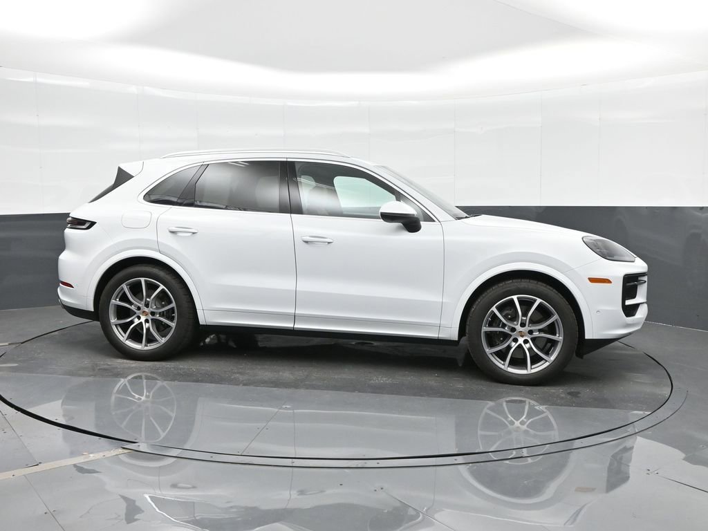 Certified 2025 Porsche Cayenne AWD/4WD image 10