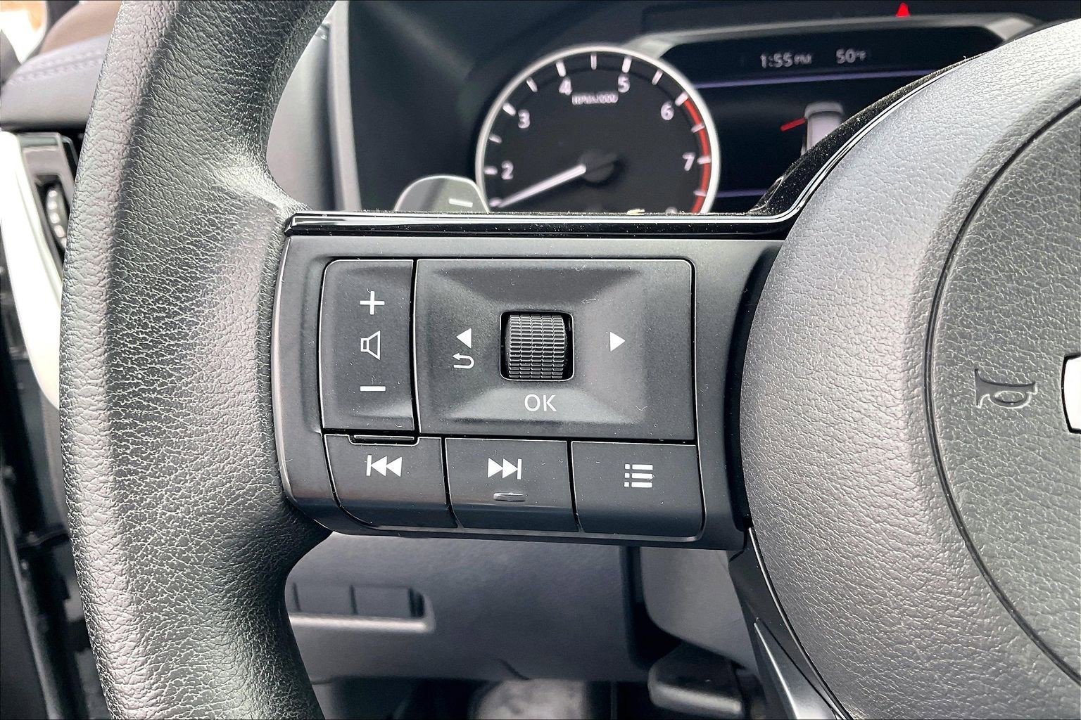 Used 2022 Nissan Rogue SV image 20