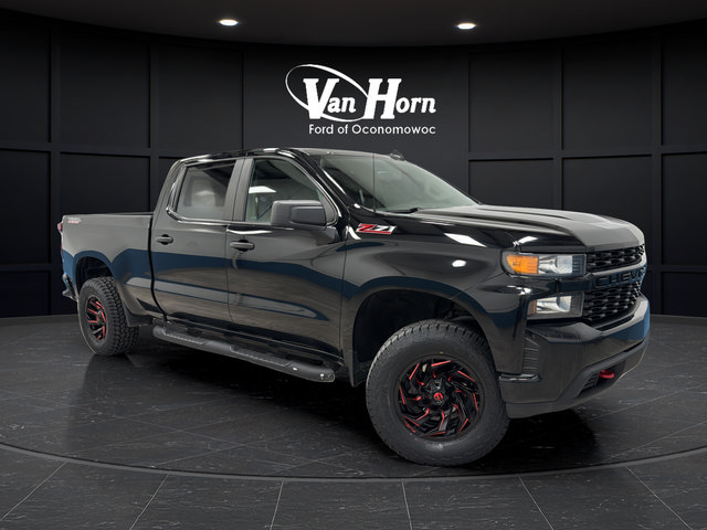 Used 2022 Chevrolet Silverado 1500 Custom Trail Boss w/ LPO, Dark Essentials Package AWD/4WD image 1