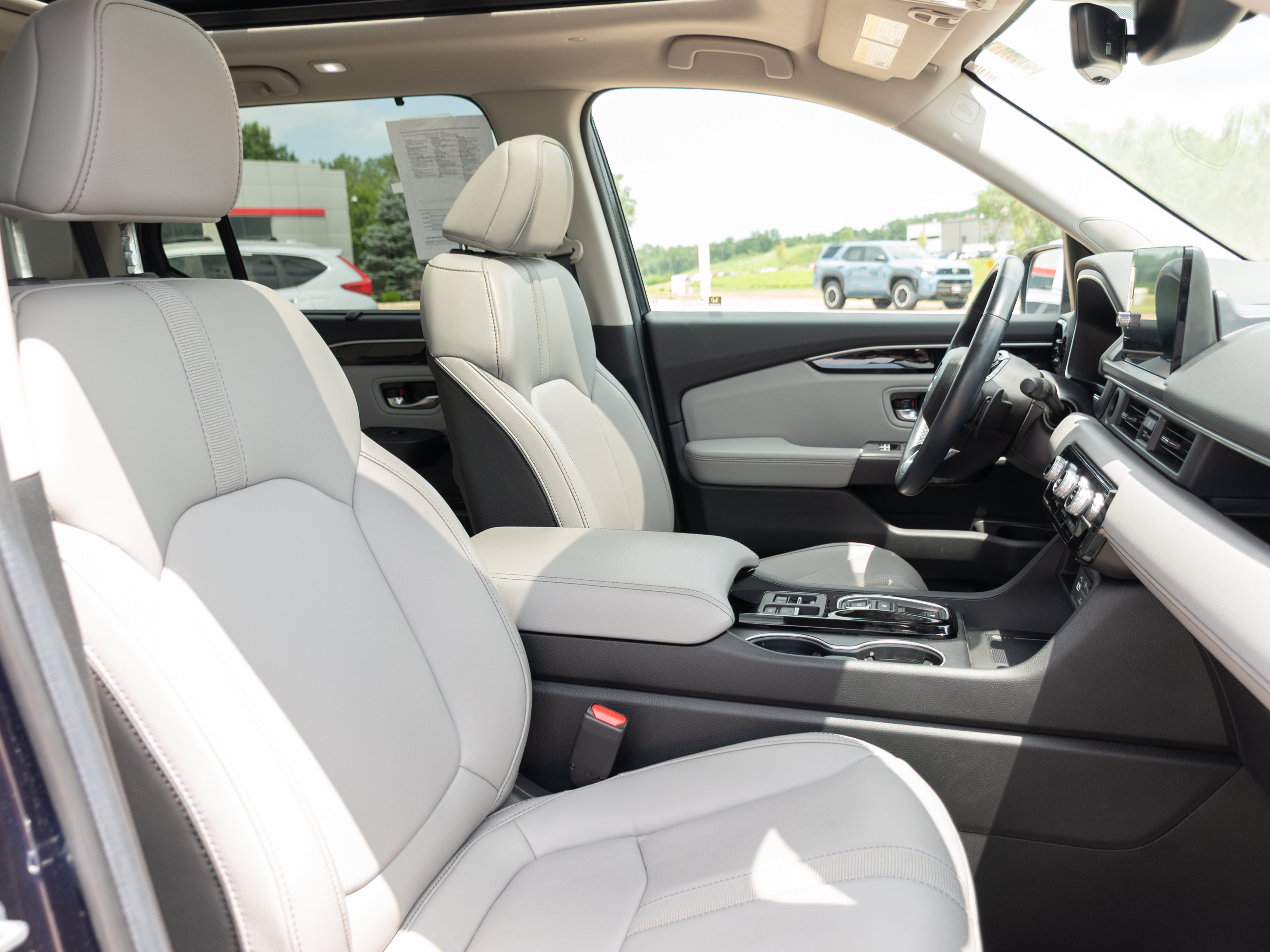 Used 2025 Honda Pilot Touring image 27