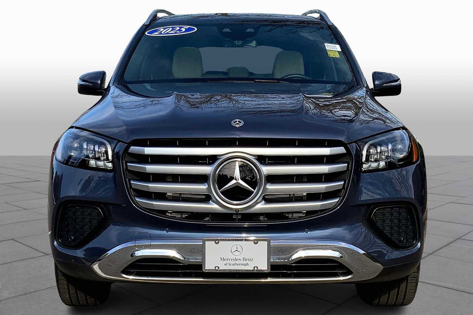 Used 2025 Mercedes-Benz GLS 450 4MATIC image 3