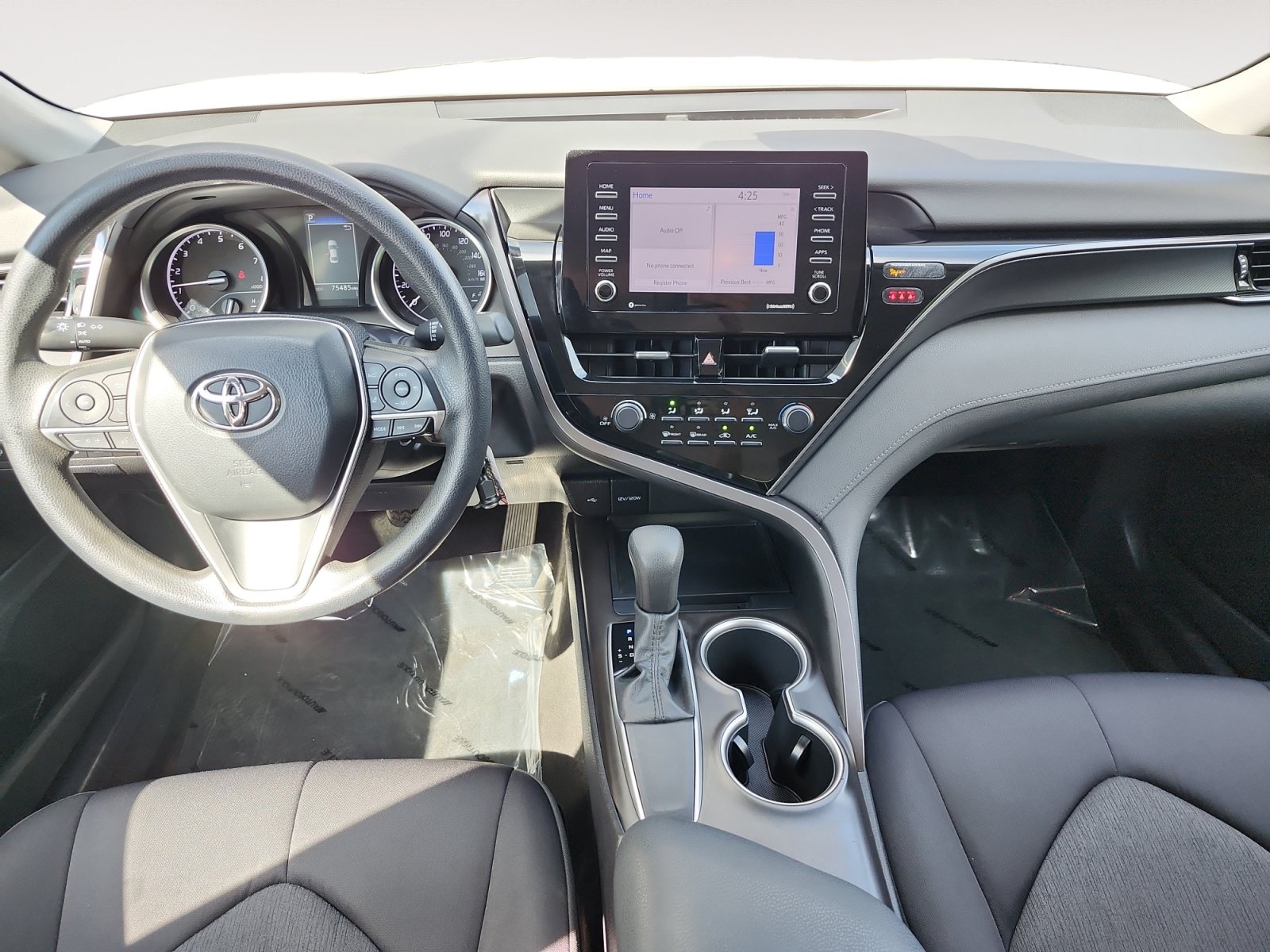 Used 2021 Toyota Camry LE FWD image 11