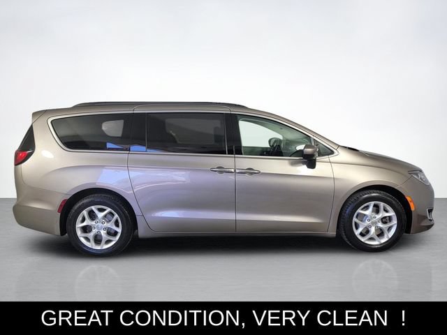 Used 2017 Chrysler Pacifica Touring Plus w/ Tire & Wheel Group FWD video 2