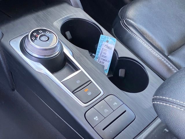 Used 2022 Ford Escape Titanium image 11