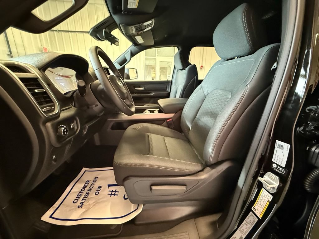 New 2026 RAM 1500 Express AWD/4WD image 21