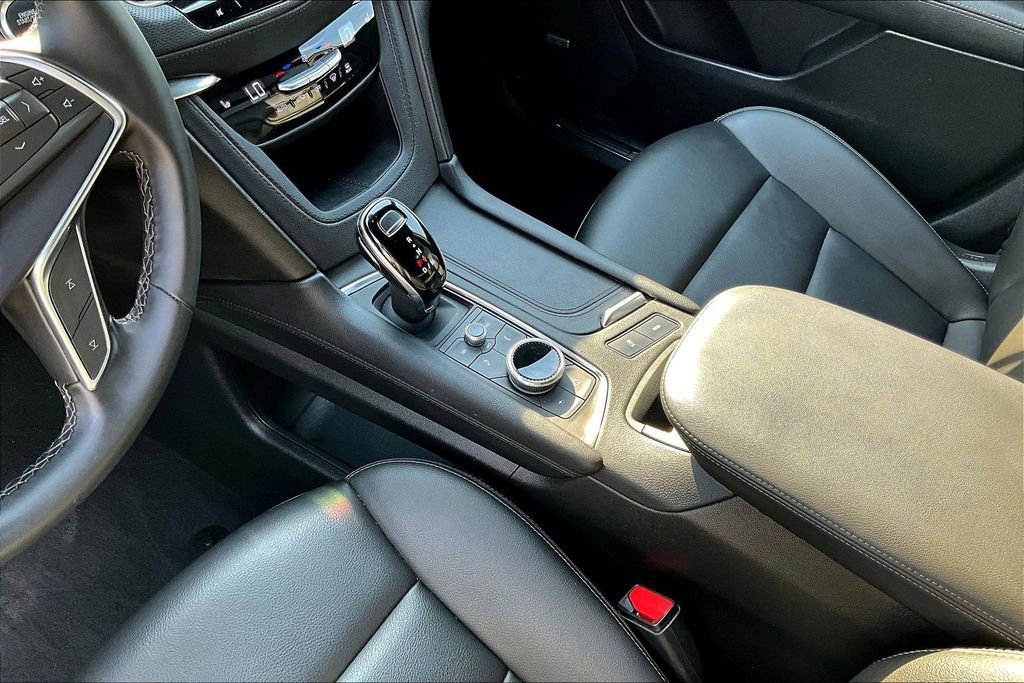 Certified 2025 Cadillac XT5 Luxury image 18