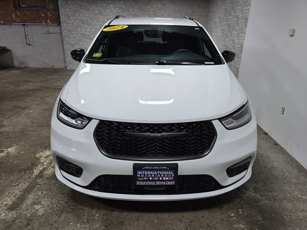 Used 2024 Chrysler Pacifica Touring-L w/ S Appearance Package AWD/4WD image 71