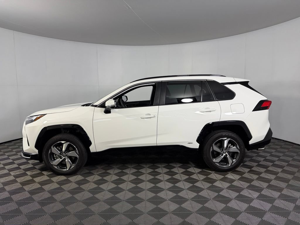Used 2025 Toyota RAV4 SE AWD/4WD image 11