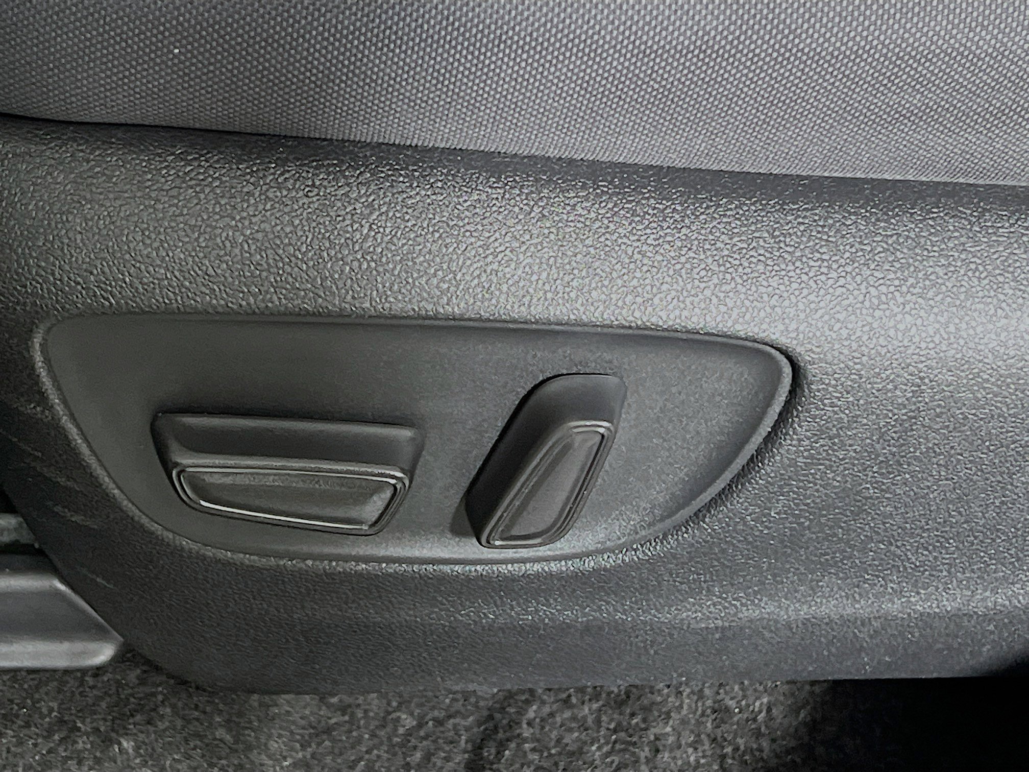 Used 2024 Toyota Highlander LE AWD/4WD image 16