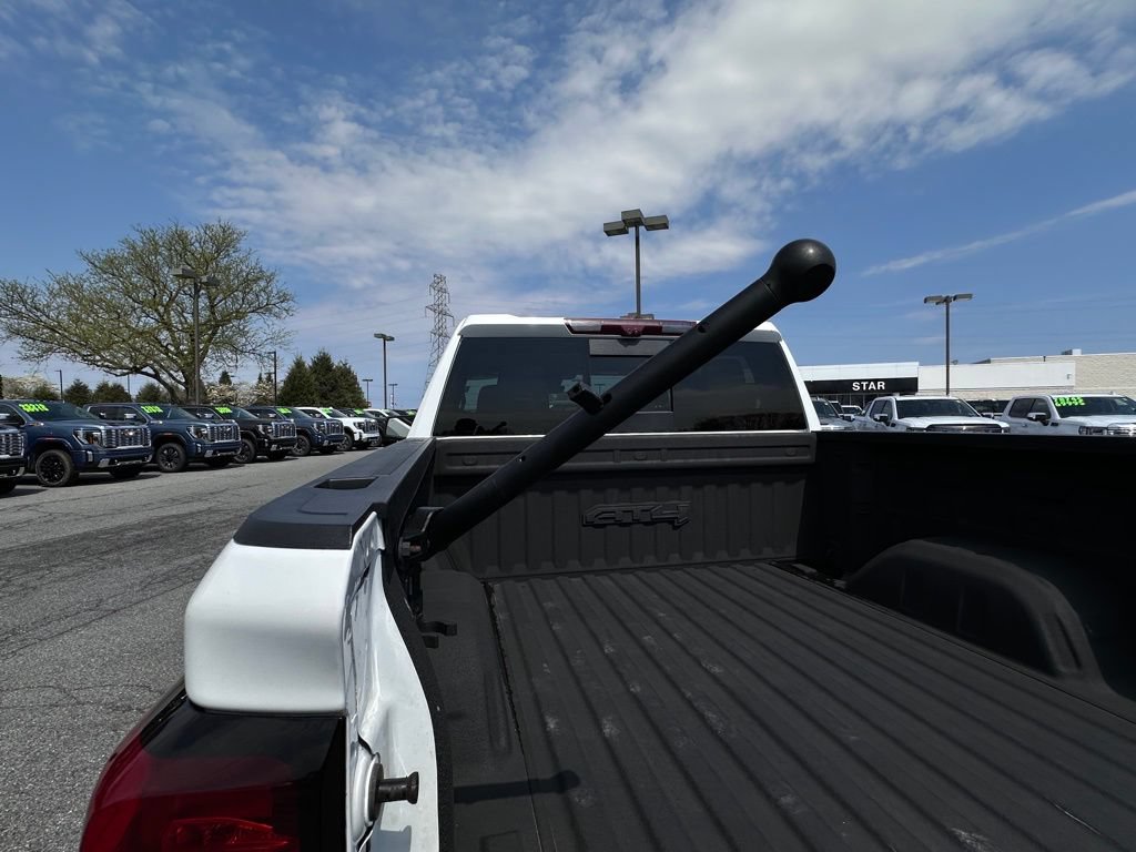 Used 2023 GMC Sierra 1500 AT4 w/ Technology Package AWD/4WD image 46