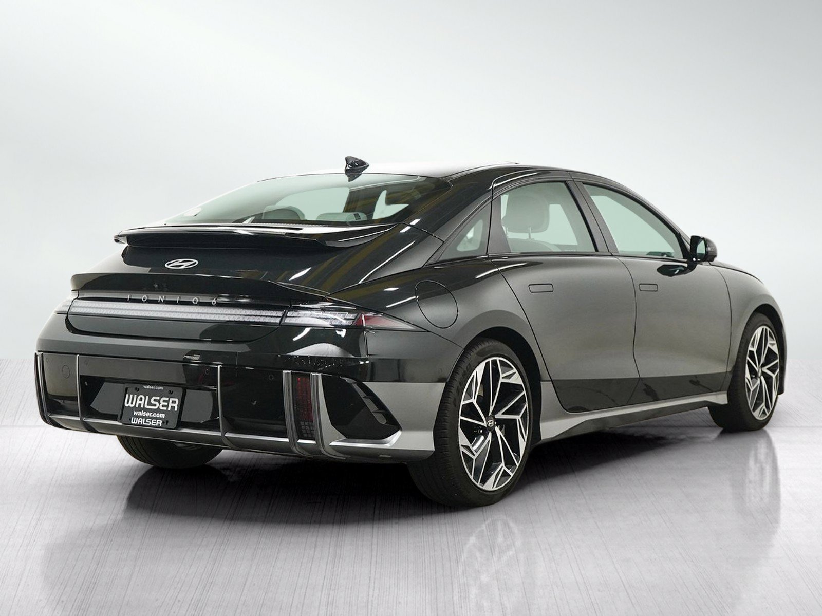 Certified 2023 Hyundai Ioniq 6 Limited AWD/4WD image 5