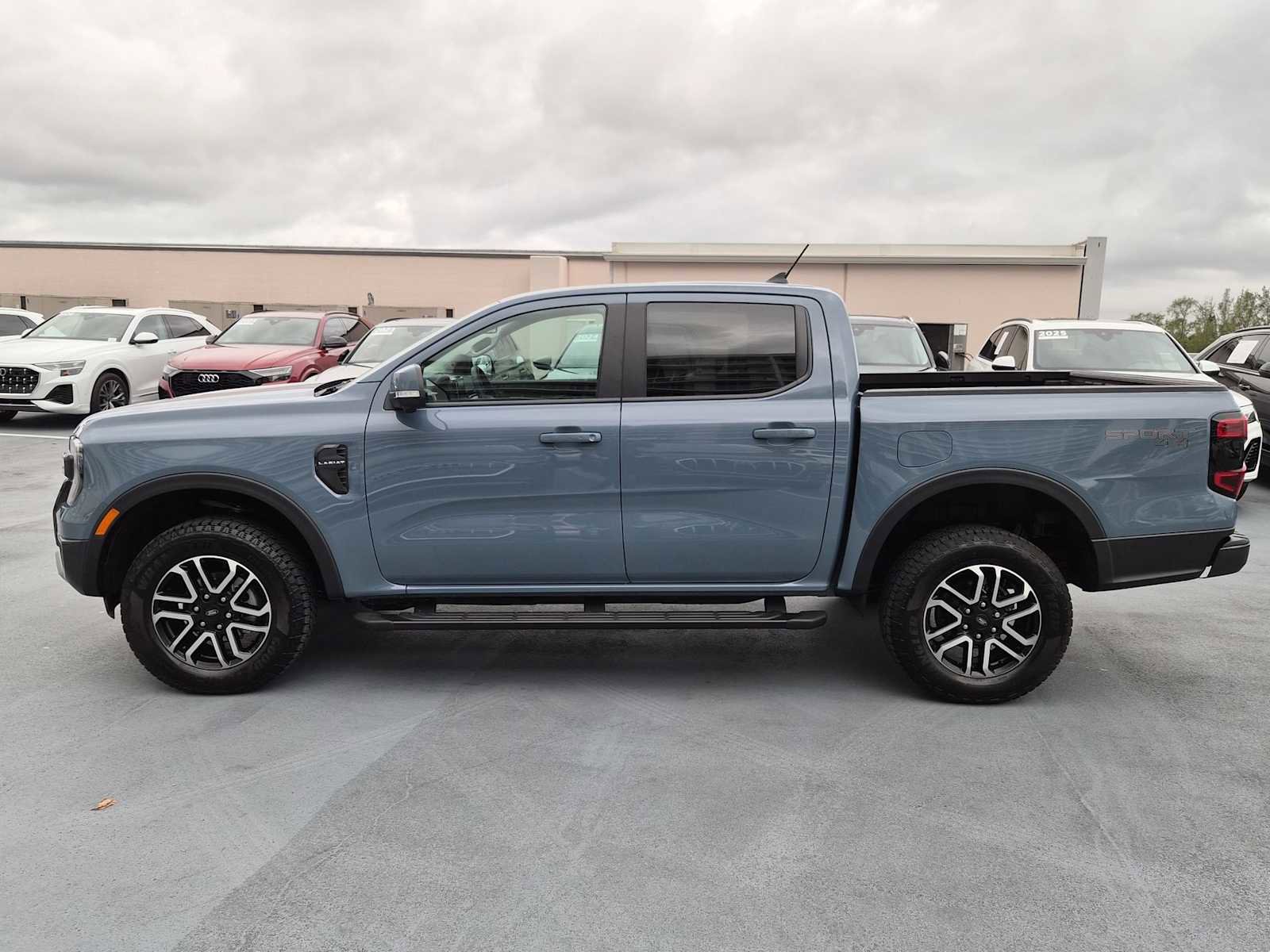 Used 2025 Ford Ranger Lariat w/ Advanced Towing Package image 3