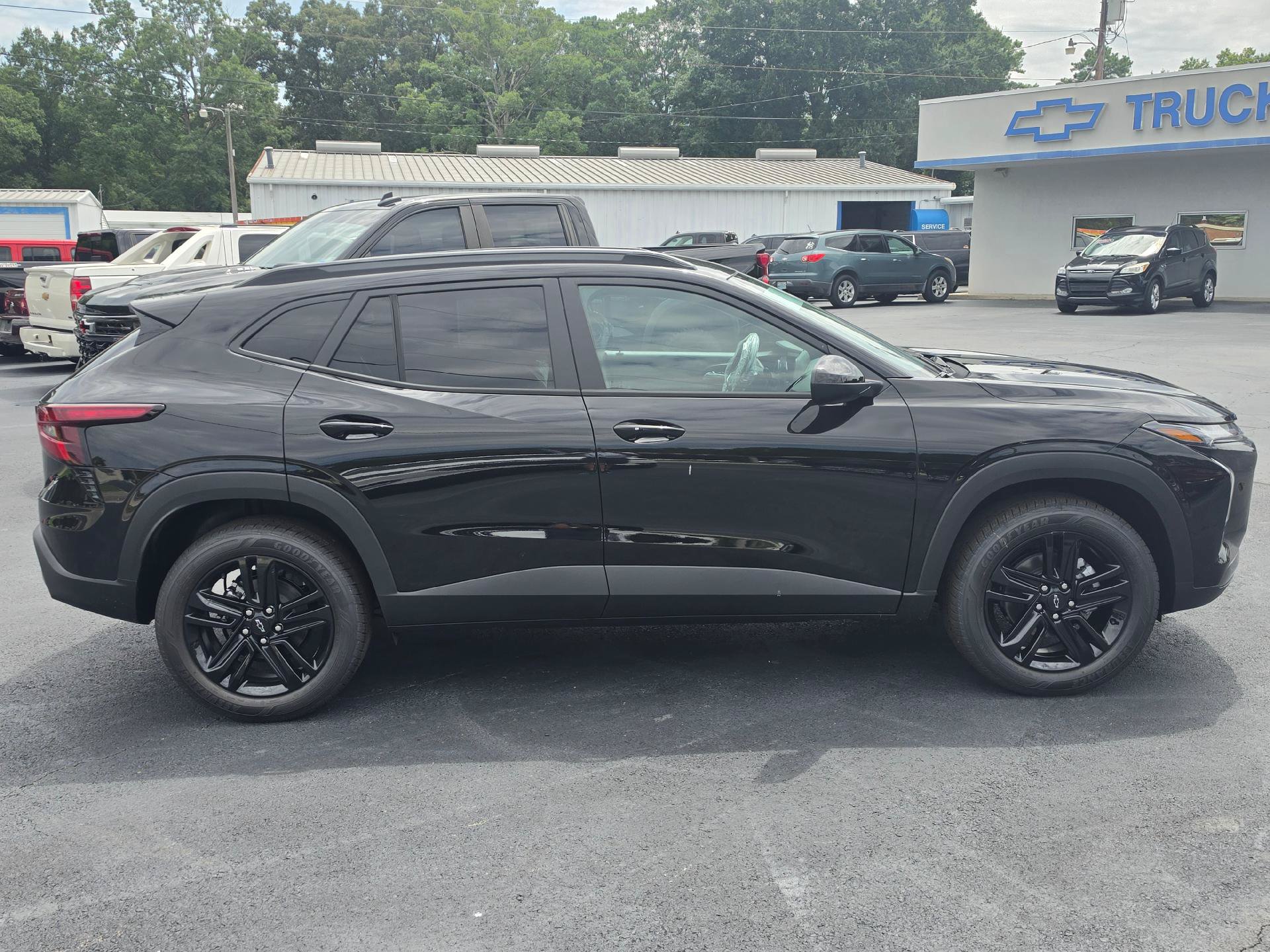 New 2026 Chevrolet Trax ACTIV w/ Driver Confidence Package FWD image 4