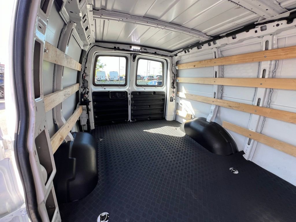 Used 2023 GMC Savana 2500 w/ Driver Convenience Package image 25