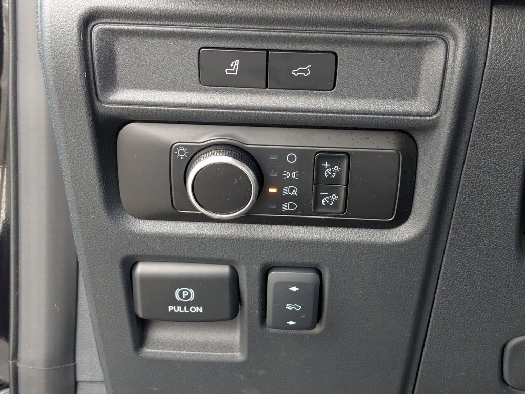 Used 2024 Ford Expedition Max XLT image 22