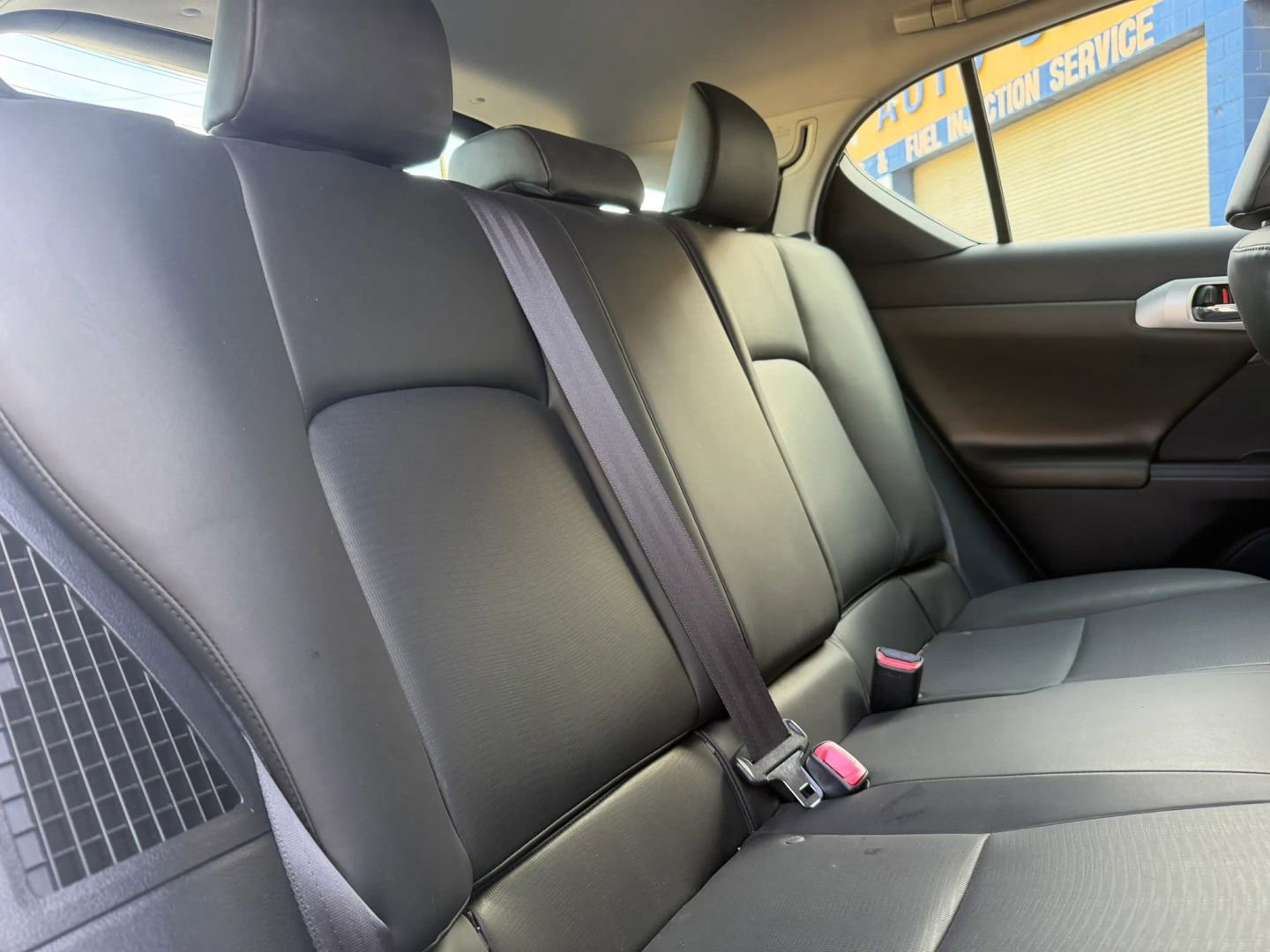 Used 2013 Lexus CT 200h w/ Premium Pkg w/Navigation FWD image 18