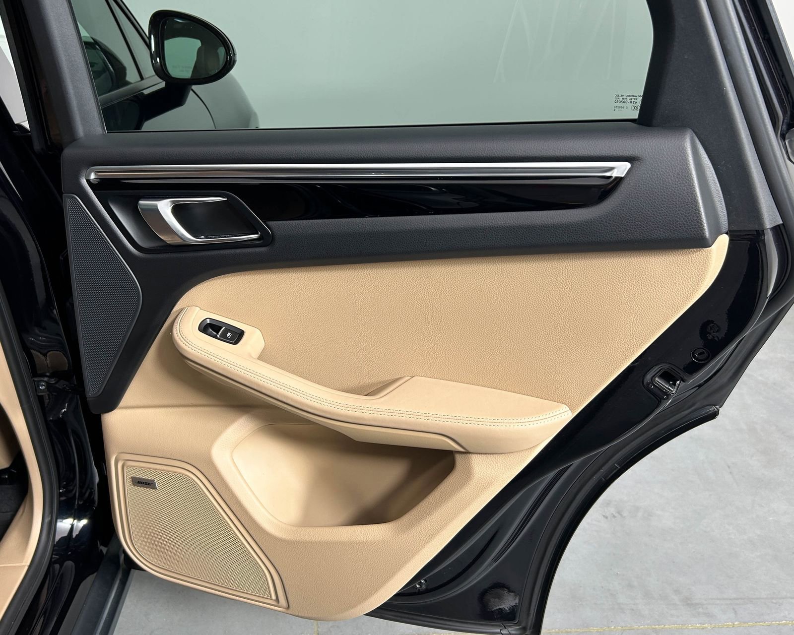 Used 2020 Porsche Macan image 25