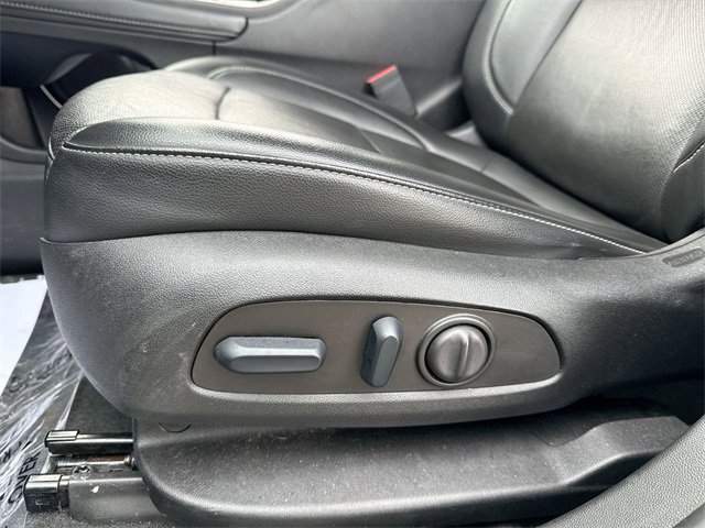 Used 2023 GMC Acadia SLT image 12