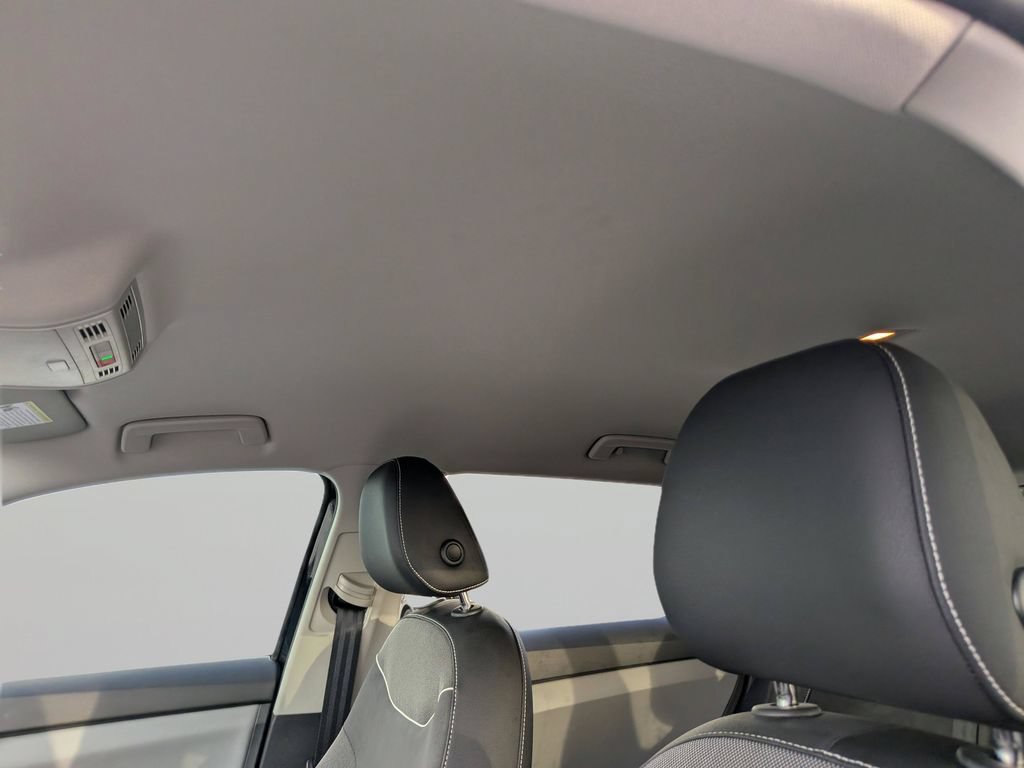Certified 2023 Volkswagen Taos SE FWD image 19