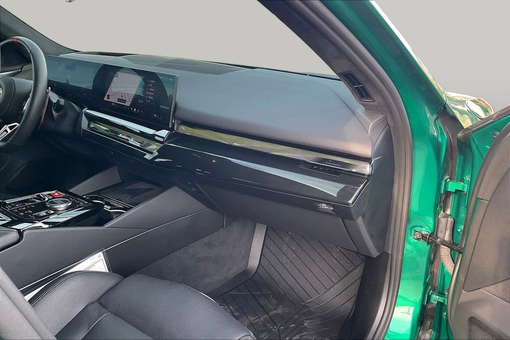 Used 2025 BMW M5 image 26