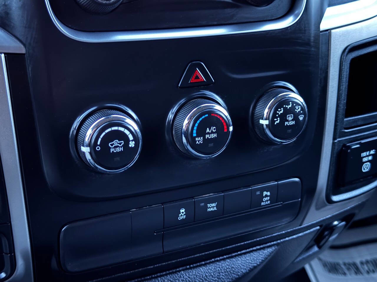 Used 2017 RAM 1500 Classic SLT image 20