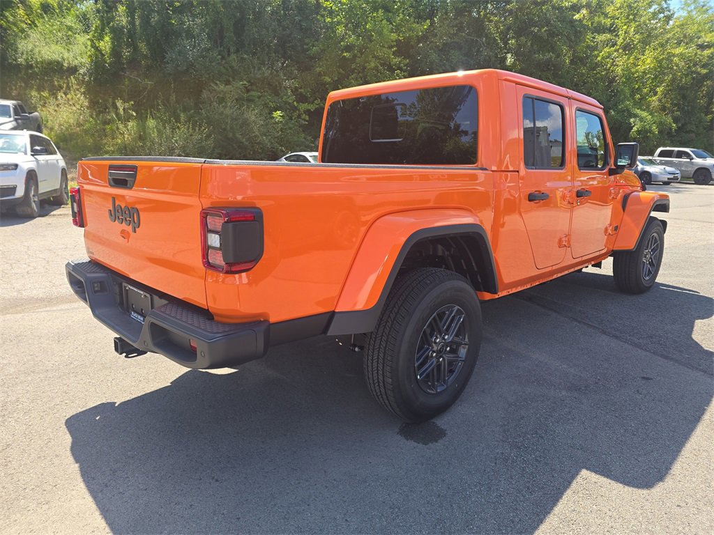 New 2025 Jeep Gladiator Sport image 4