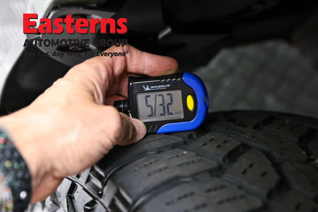 Used 2022 Toyota Tacoma TRD Sport AWD/4WD image 28