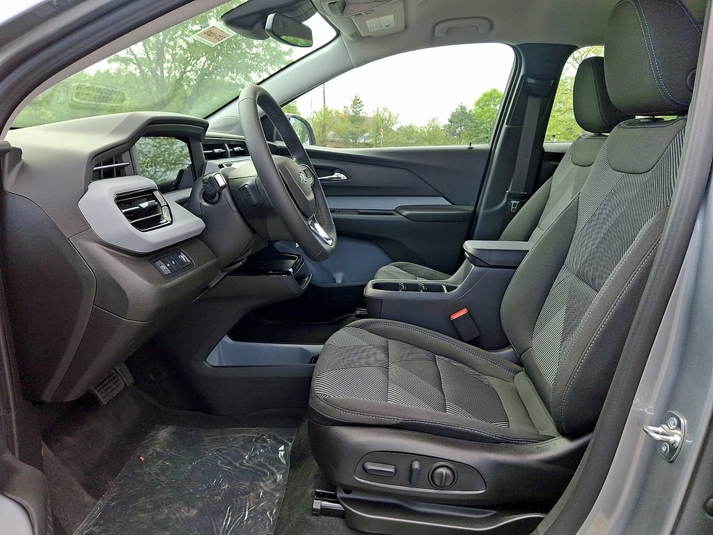 New 2027 Chevrolet Bolt LT w/ Comfort Package FWD image 9