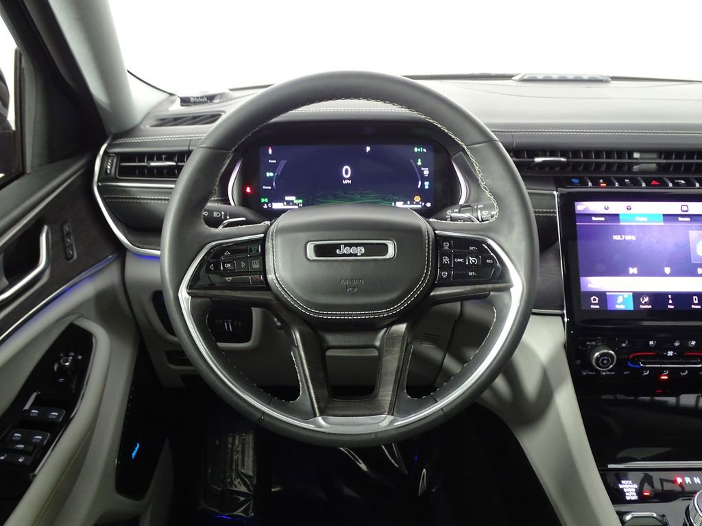 Used 2022 Jeep Grand Cherokee Overland image 28