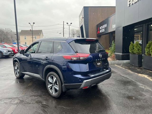 Used 2025 Nissan Rogue SL image 5