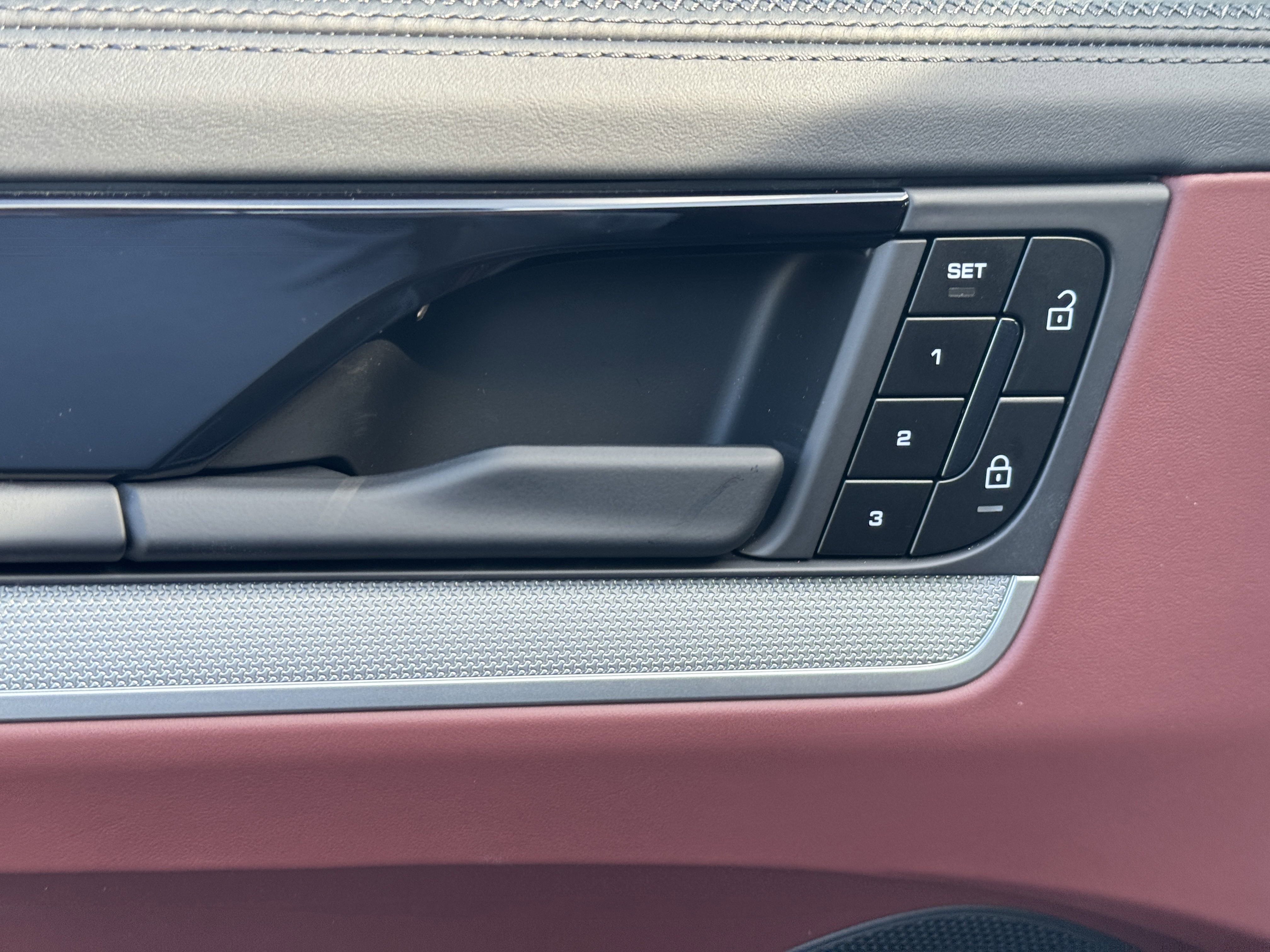 New 2025 Porsche Cayenne Coupe image 22