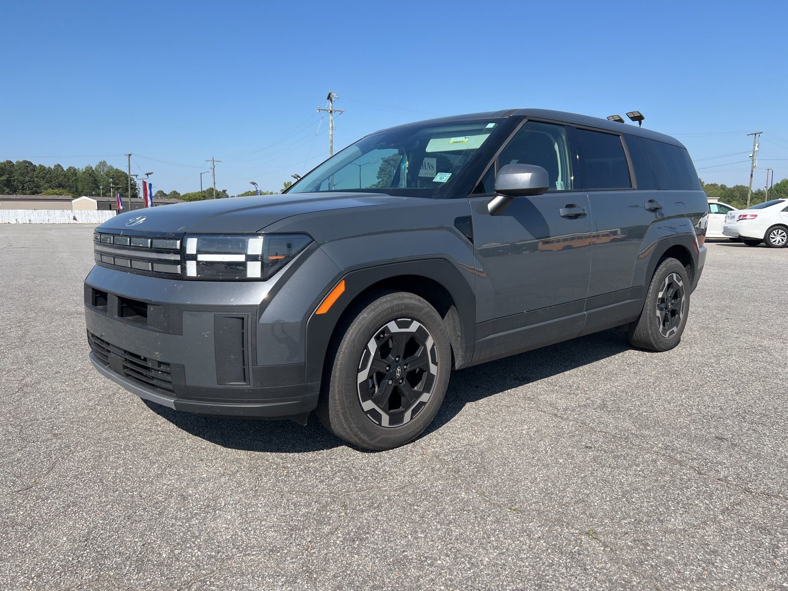 Used 2024 Hyundai Santa Fe SE image 1