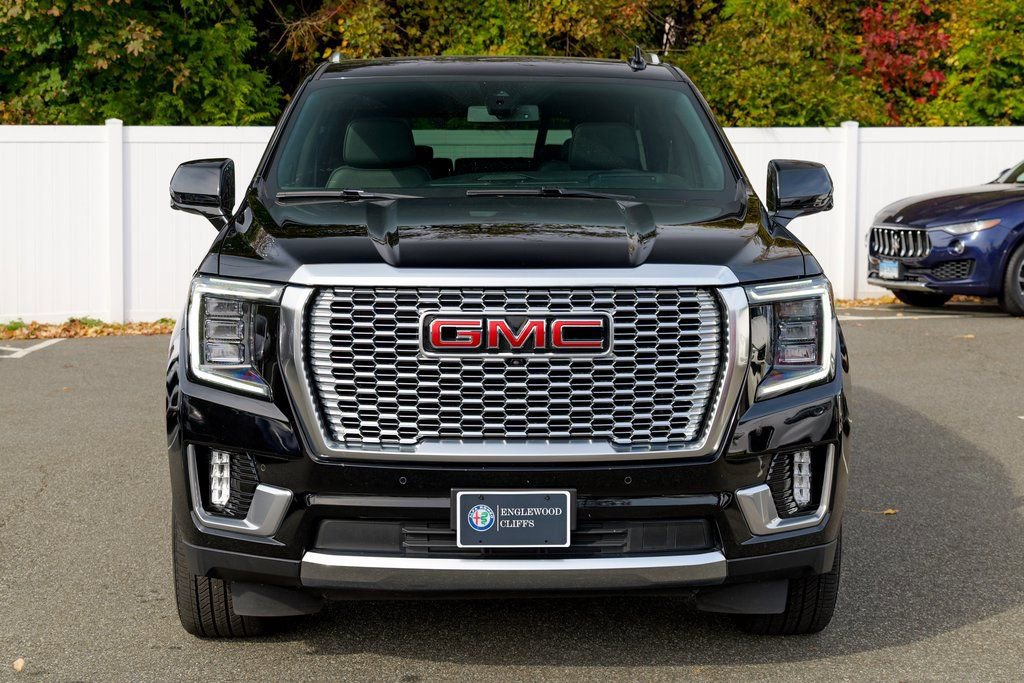 Used 2022 GMC Yukon XL Denali image 2