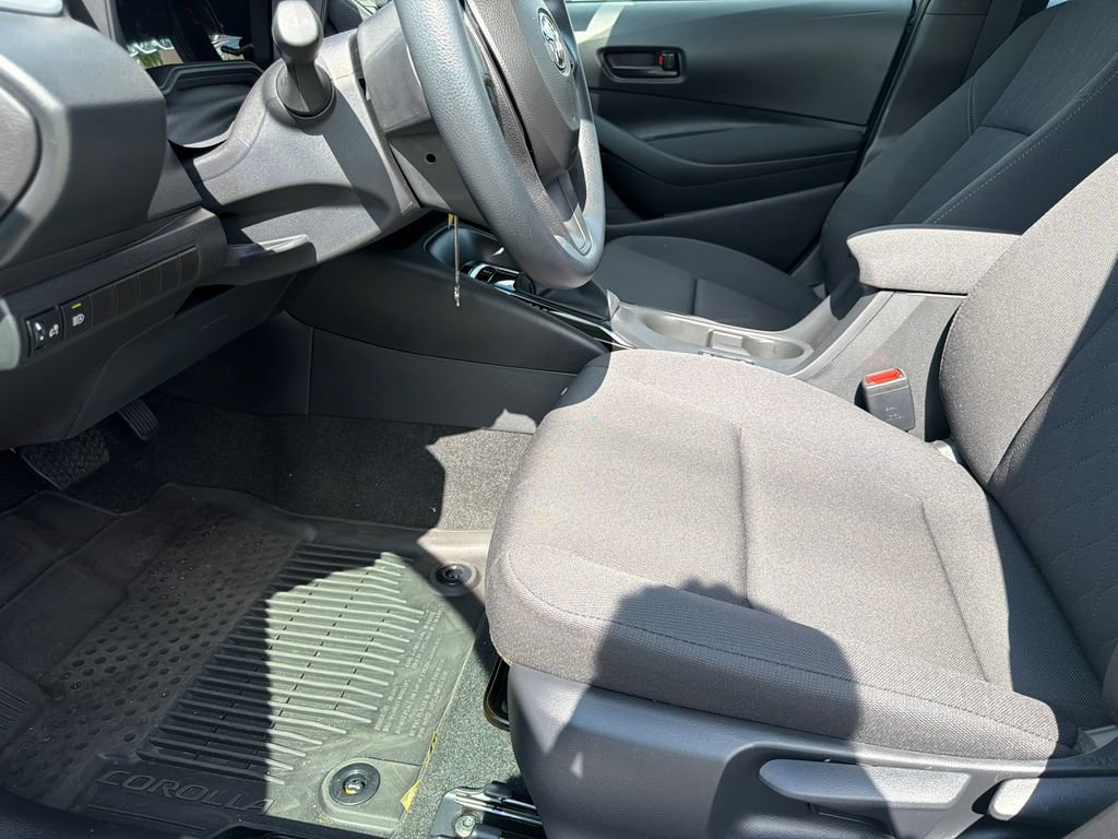 Used 2026 Toyota Corolla LE FWD image 11